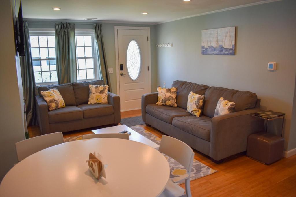 Seaside Serenity, Just A Block /0.1 Mile Away From The Beach Yarmouth Port Dış mekan fotoğraf