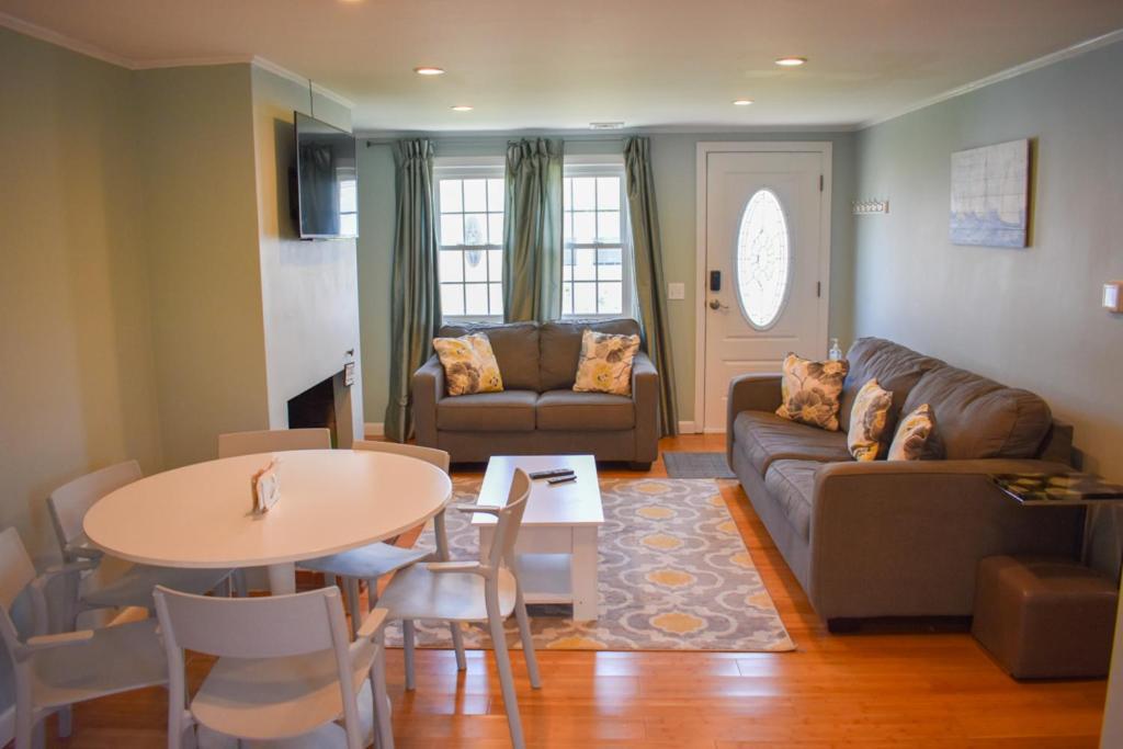 Seaside Serenity, Just A Block /0.1 Mile Away From The Beach Yarmouth Port Dış mekan fotoğraf
